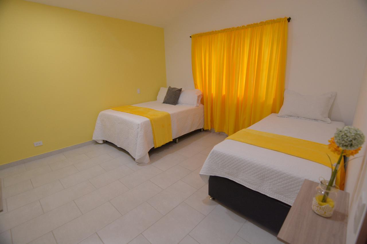 Apartamentos Casa Margarita Medellín Exterior foto